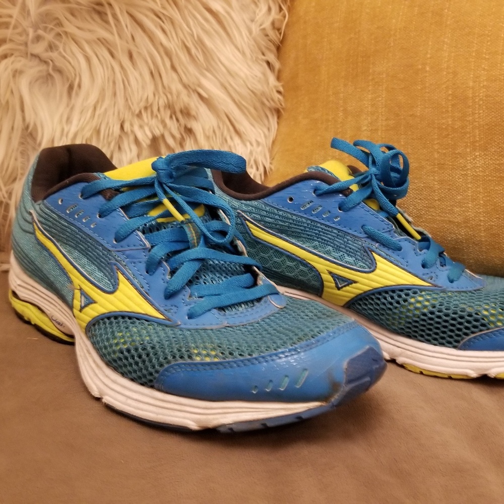 Mizuno Women's Wave Sayonara Running Shoe